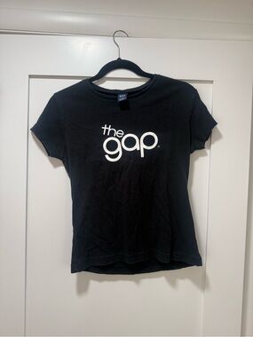 GAP Black Short Sleeve Tee with White 'the gap' Logo